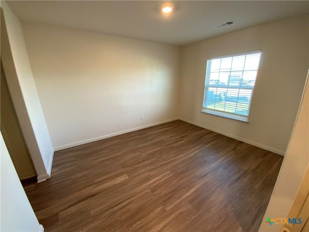 1024 Riverdale Cv - Photo 3 of 18