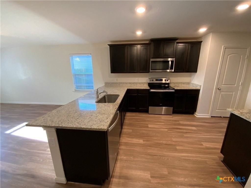 1024 Riverdale Cv - Photo 4 of 18