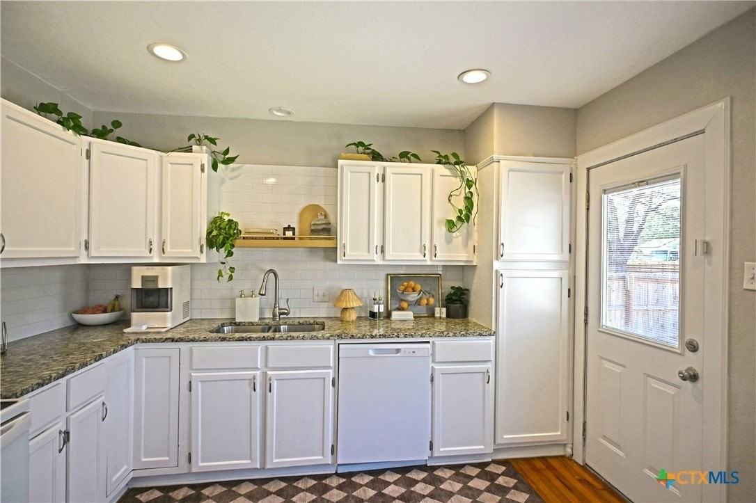 315 Winburn Ave - Photo 7 of 28