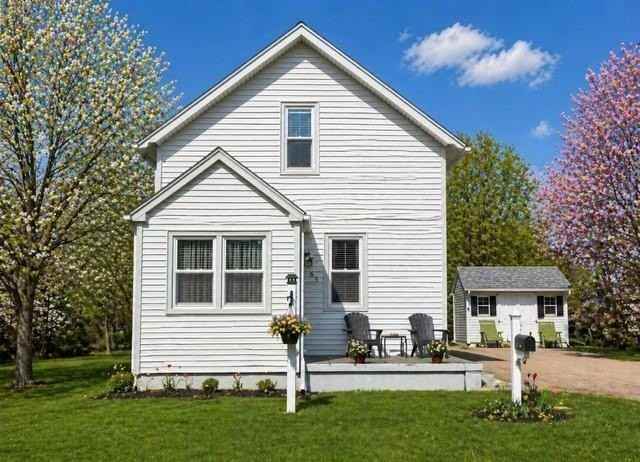65 Maple Ave - Photo 2 of 12