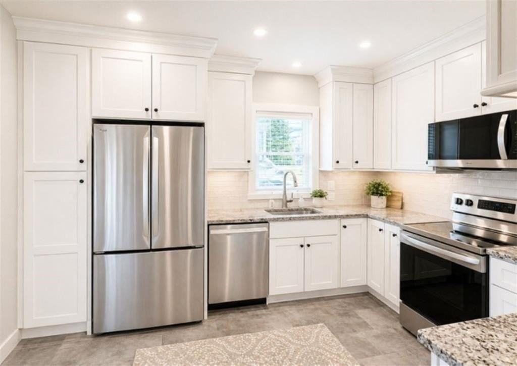 65 Maple Ave - Photo 3 of 12