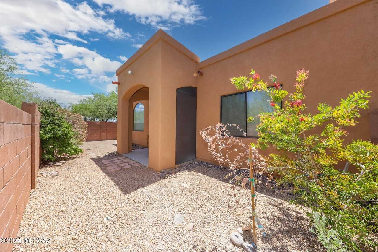 665 E Weckl Pl - Photo 6 of 29