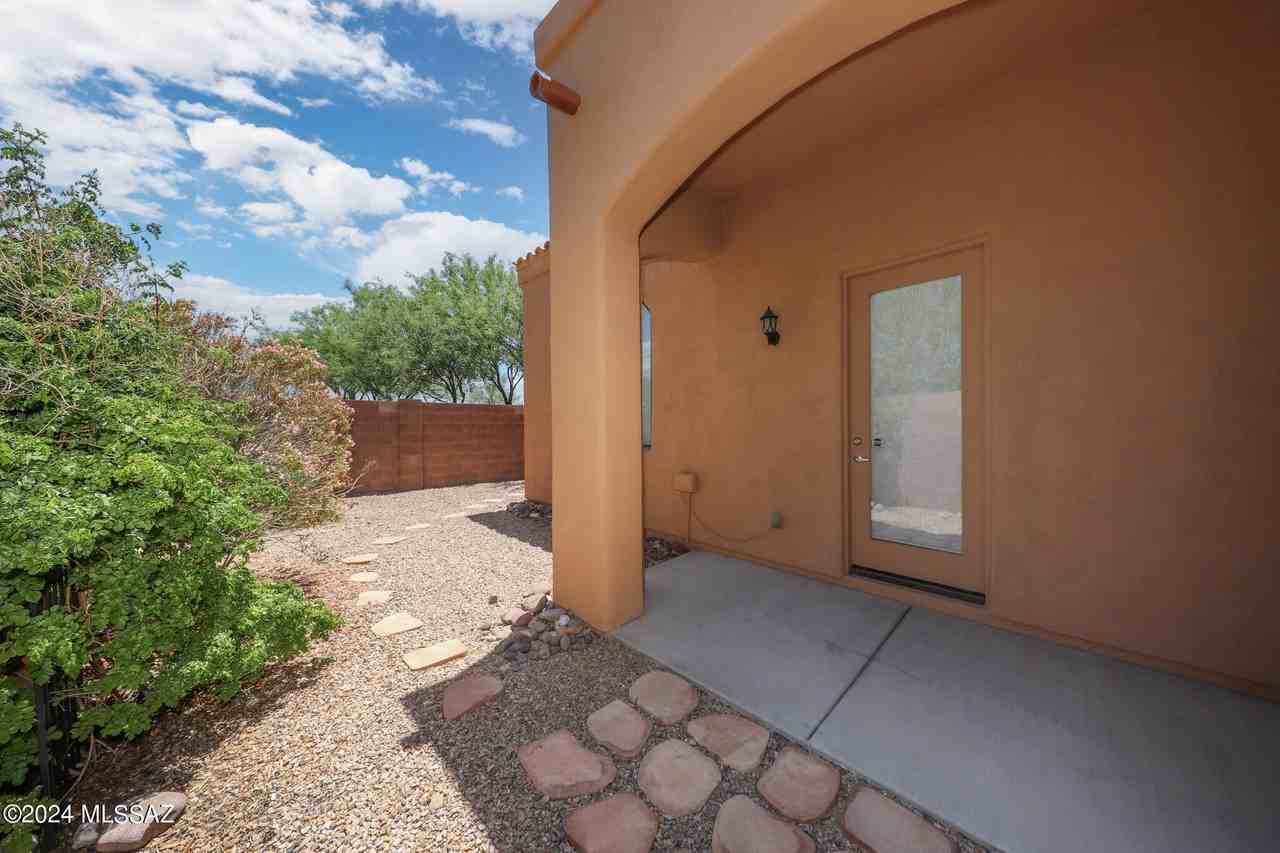 665 E Weckl Pl - Photo 7 of 29