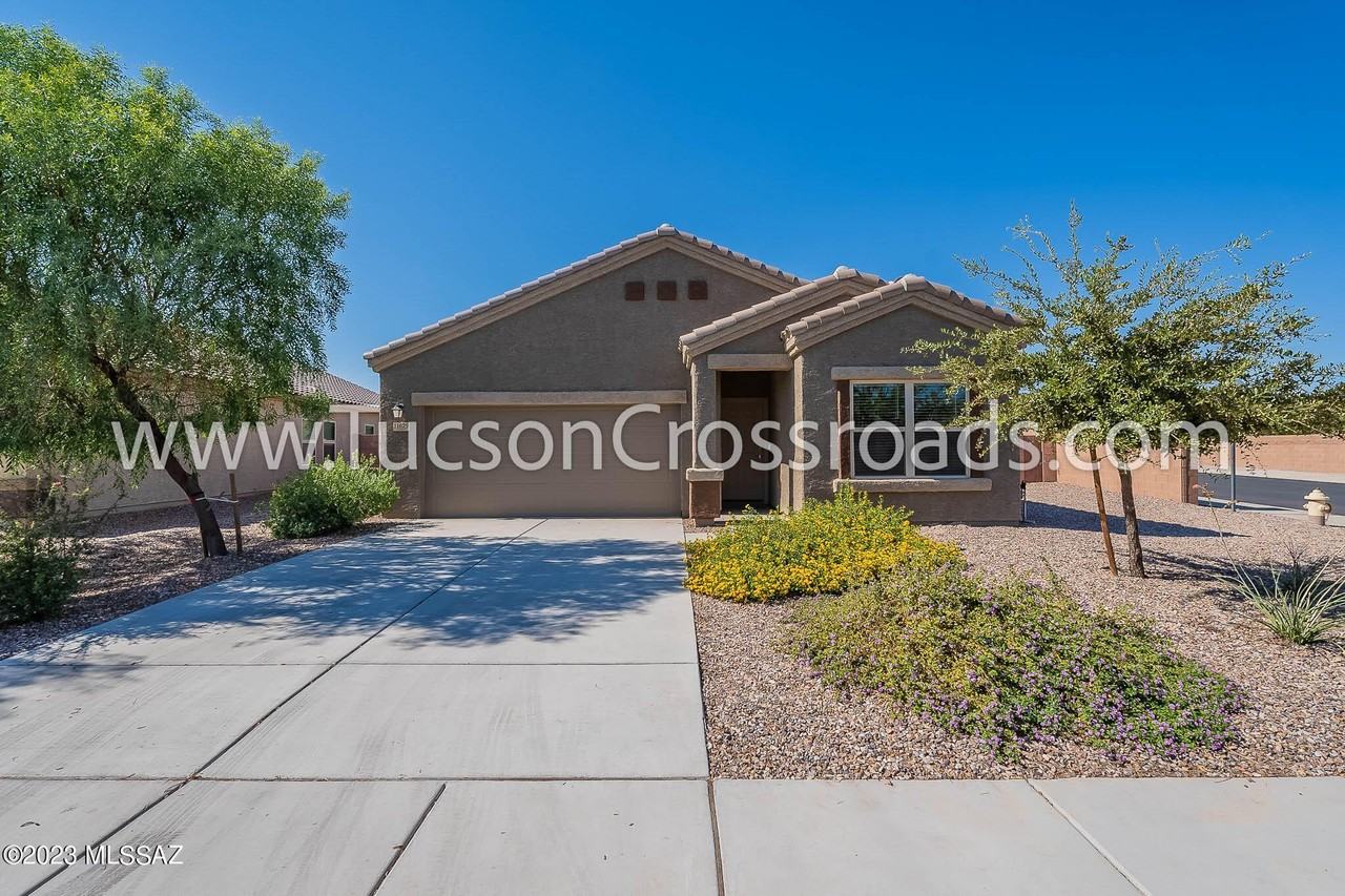 11629 W Despain Dr - Photo 2 of 50