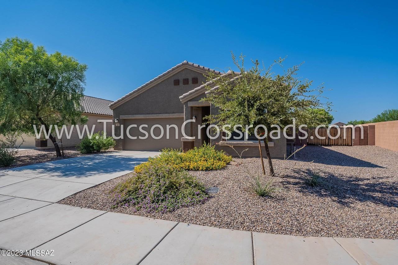 11629 W Despain Dr - Photo 4 of 50