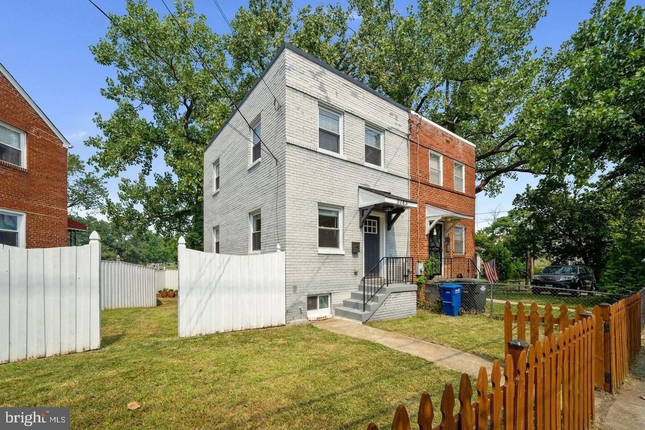 3243 15th Pl Se - Photo 3 of 18