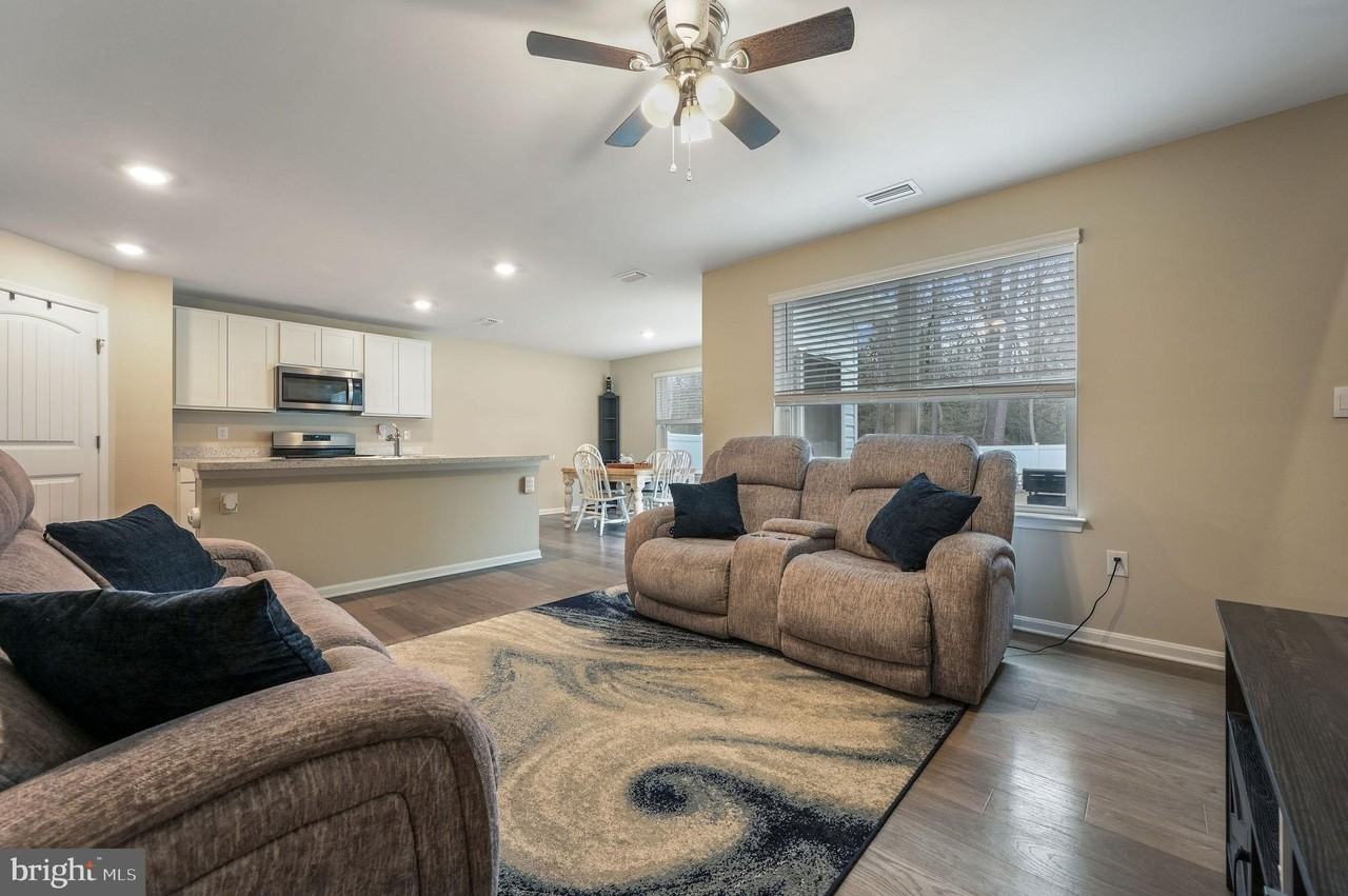 504 Currant Cir - Photo 3 of 27