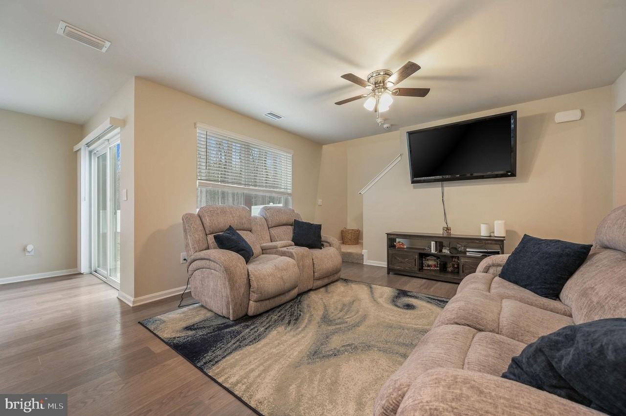 504 Currant Cir - Photo 4 of 27