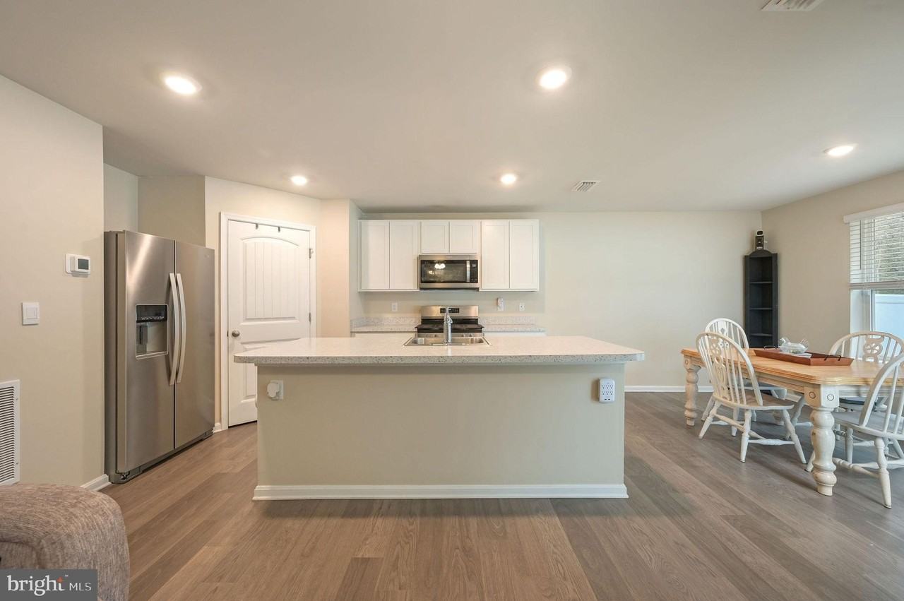 504 Currant Cir - Photo 5 of 27