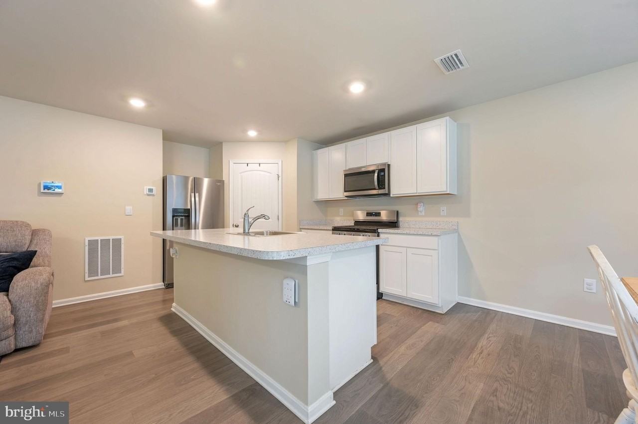 504 Currant Cir - Photo 6 of 27