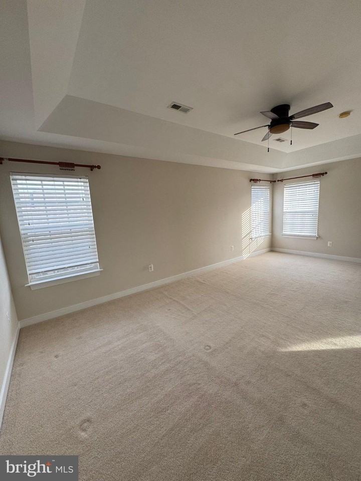33176 Denton St - Photo 3 of 8