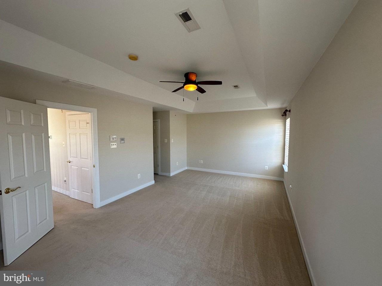 33176 Denton St - Photo 5 of 8