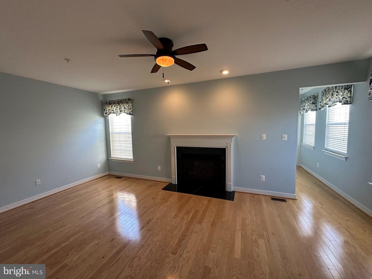33176 Denton St - Photo 6 of 8