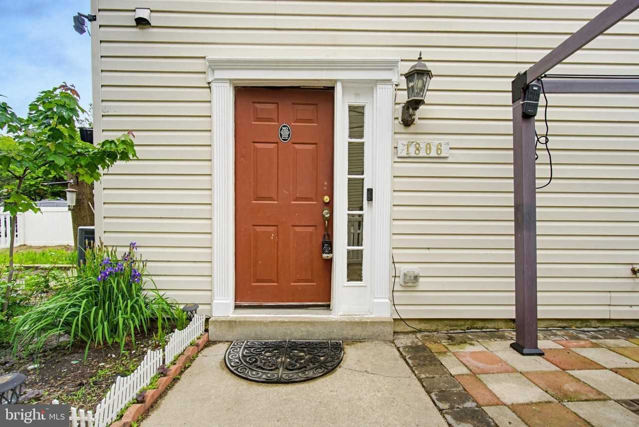 1806 Watch House Cir N - Photo 6 of 39