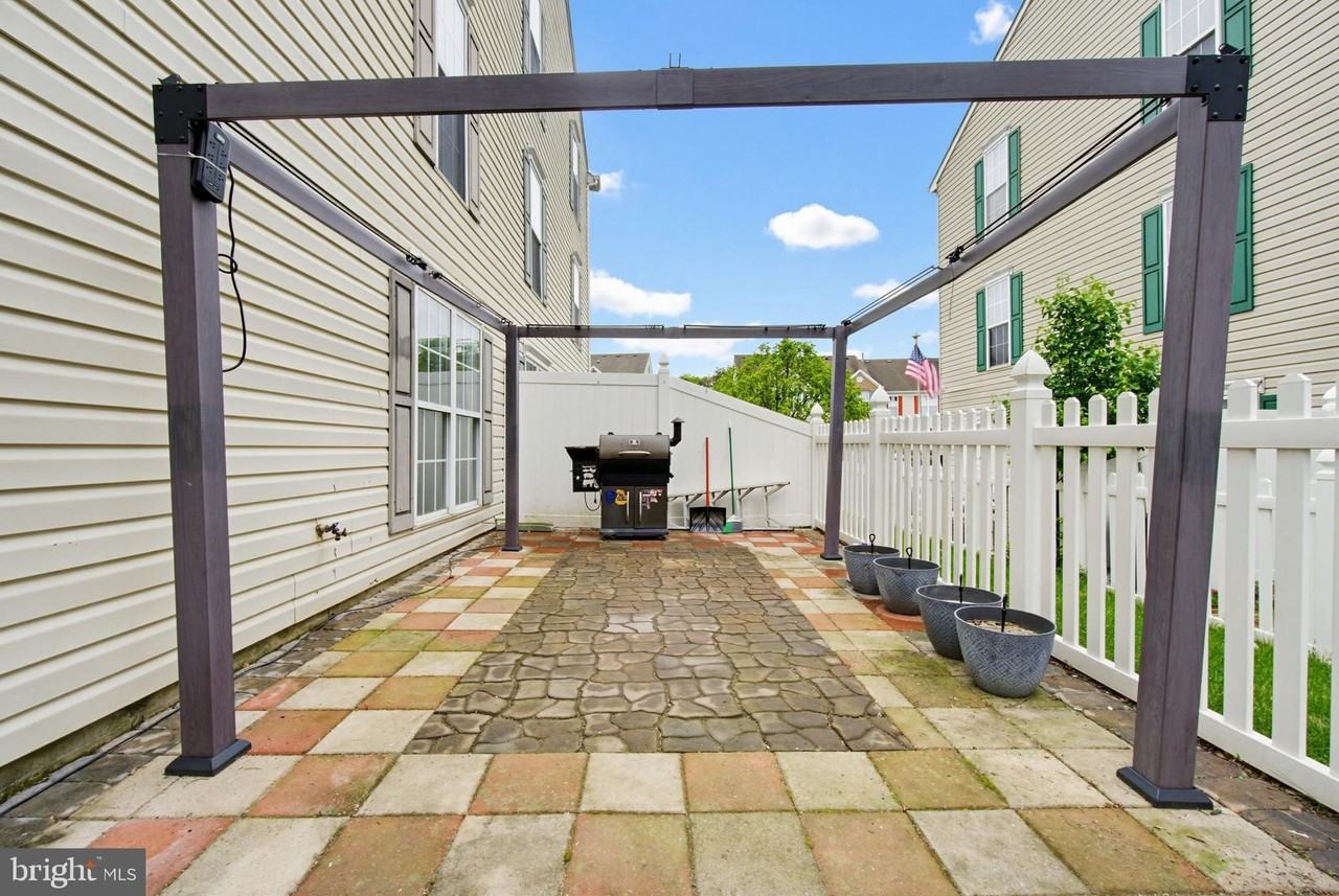1806 Watch House Cir N - Photo 7 of 39