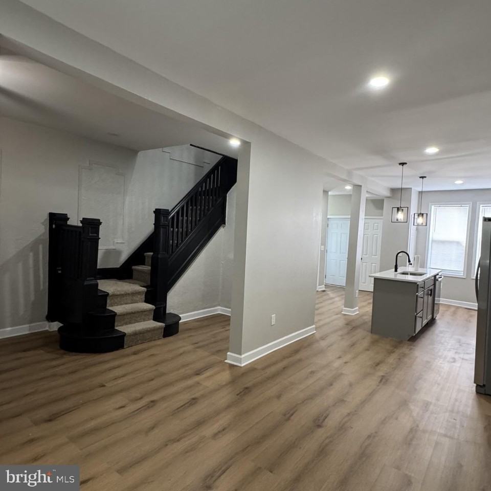 2216 Whittier Ave - Photo 6 of 15