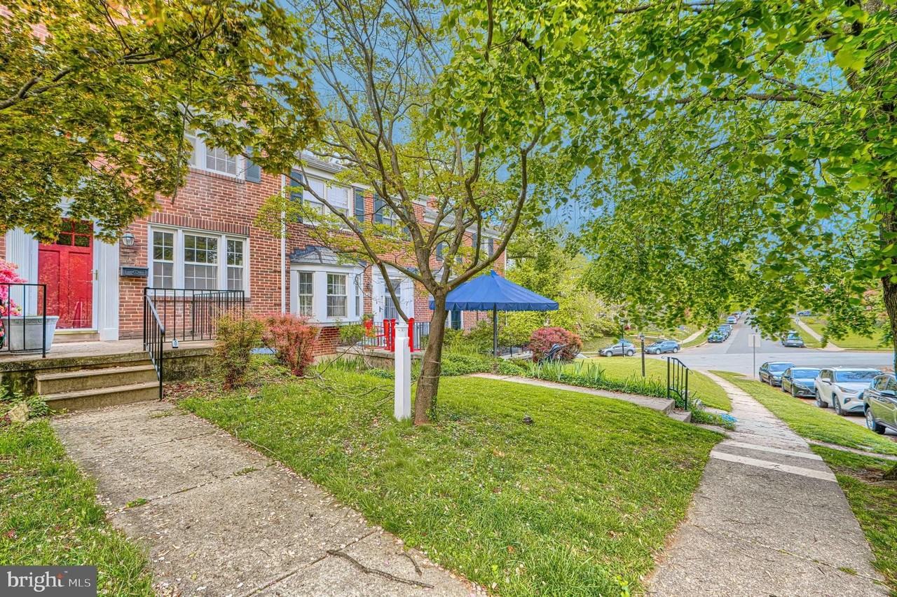 372 Old Trail Rd - Photo 2 of 46