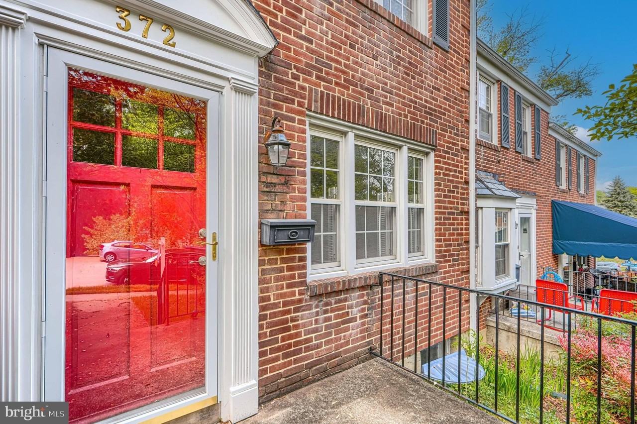 372 Old Trail Rd - Photo 3 of 46