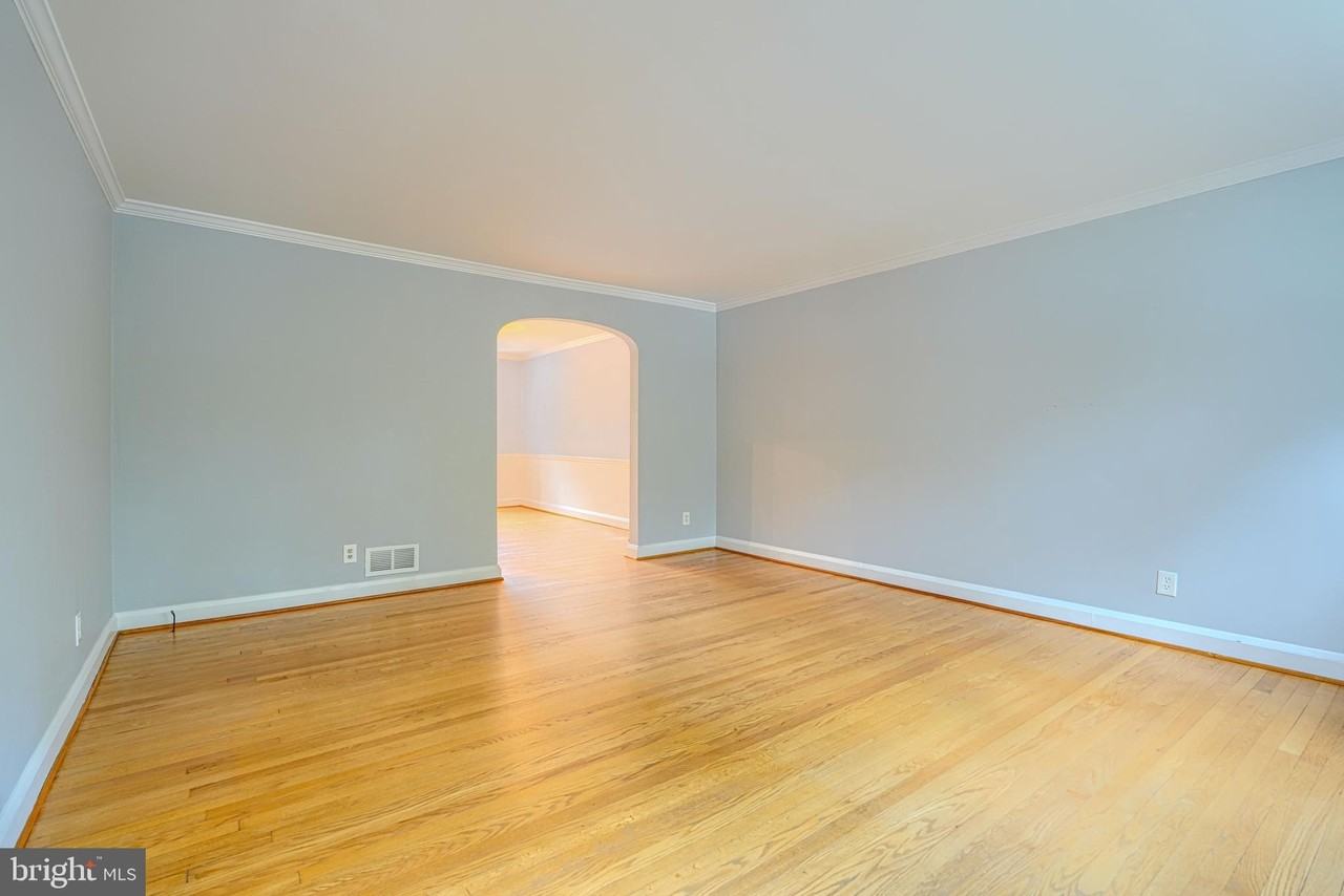 372 Old Trail Rd - Photo 4 of 46