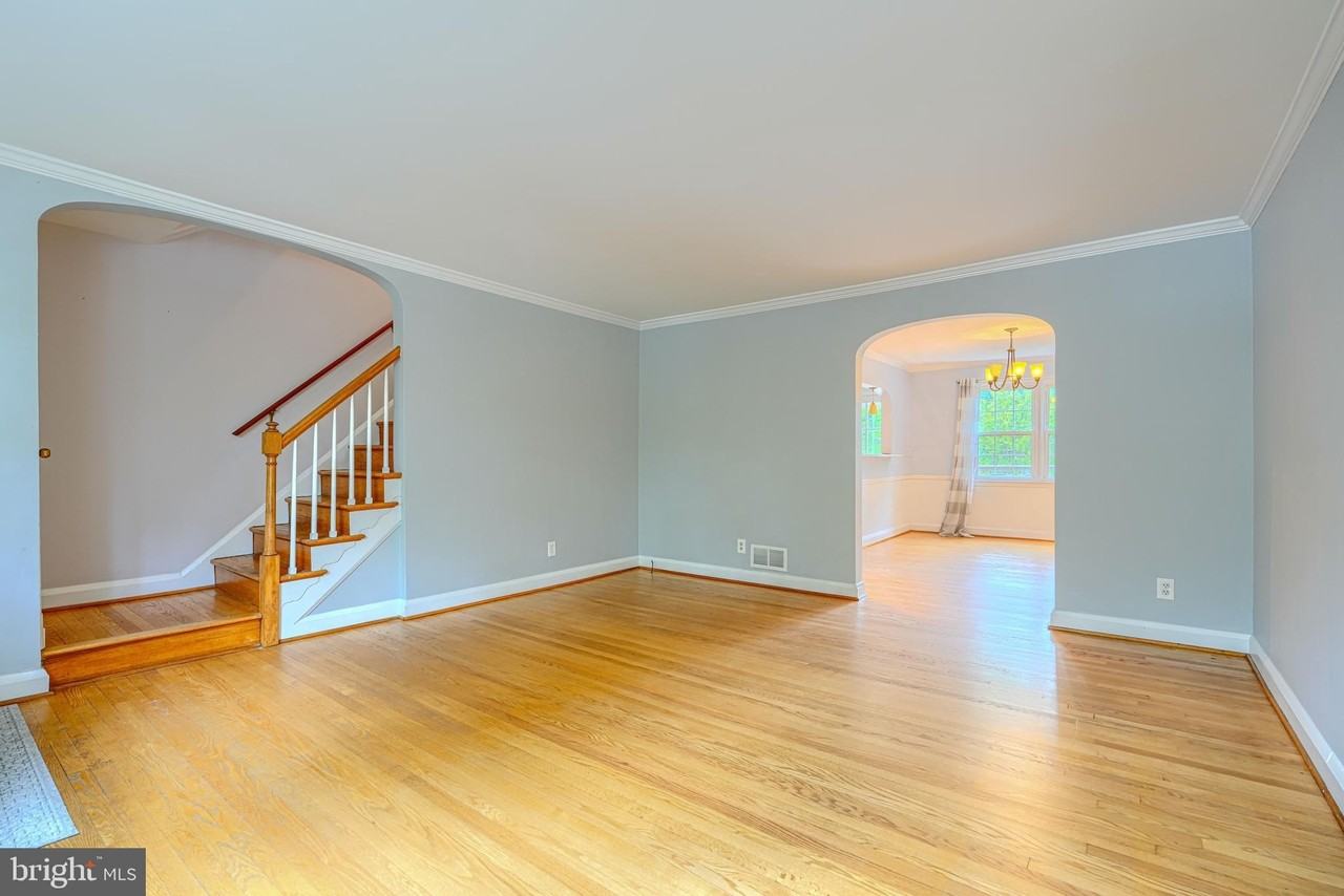 372 Old Trail Rd - Photo 5 of 46