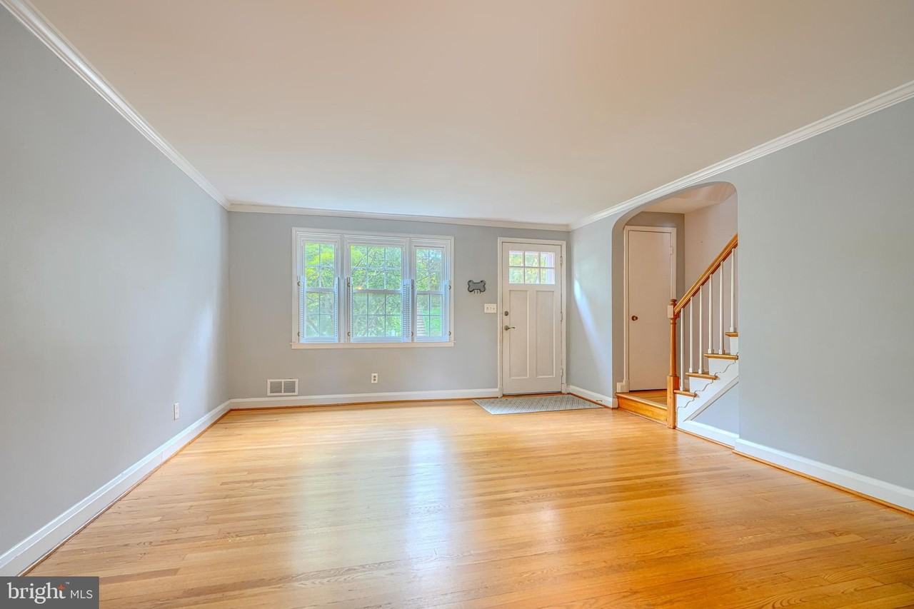 372 Old Trail Rd - Photo 6 of 46