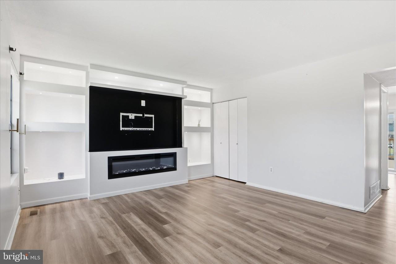 663 Johahn Dr - Photo 3 of 30
