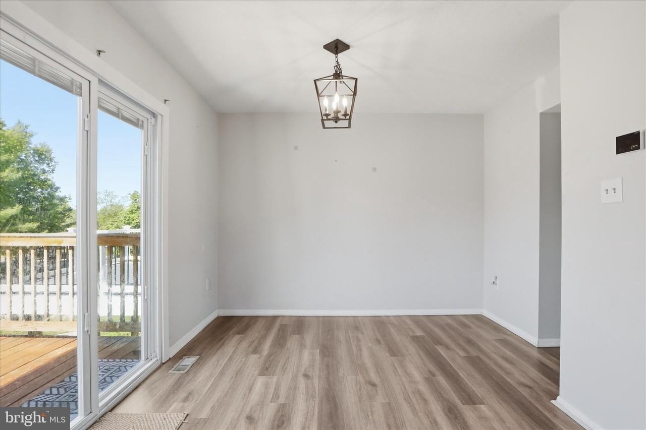663 Johahn Dr - Photo 6 of 30