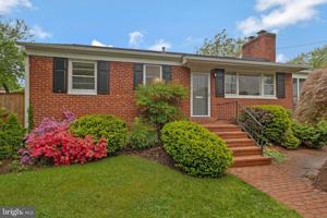 featured image of 1907 Alberti Dr