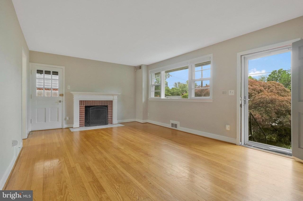1907 Alberti Dr - Photo 6 of 19