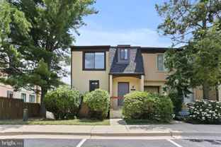 10667 Muirfield Dr - Photo 1 of 1