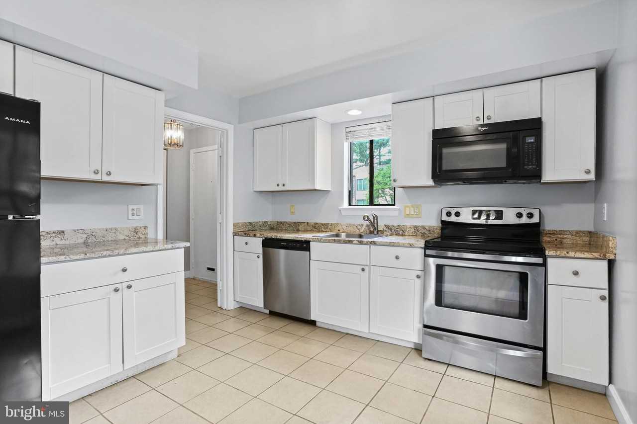 10667 Muirfield Dr - Photo 5 of 33