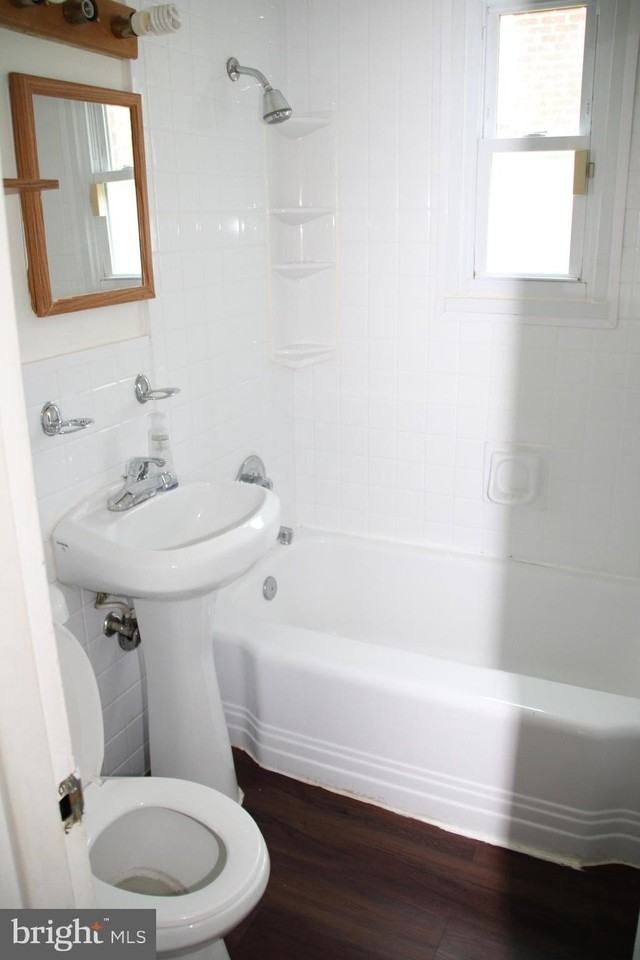 12010 Ashley Dr - Photo 7 of 23