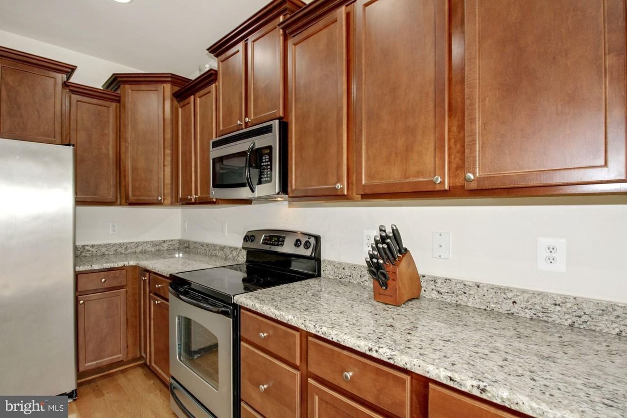 2221 Congresbury Pl - Photo 7 of 31