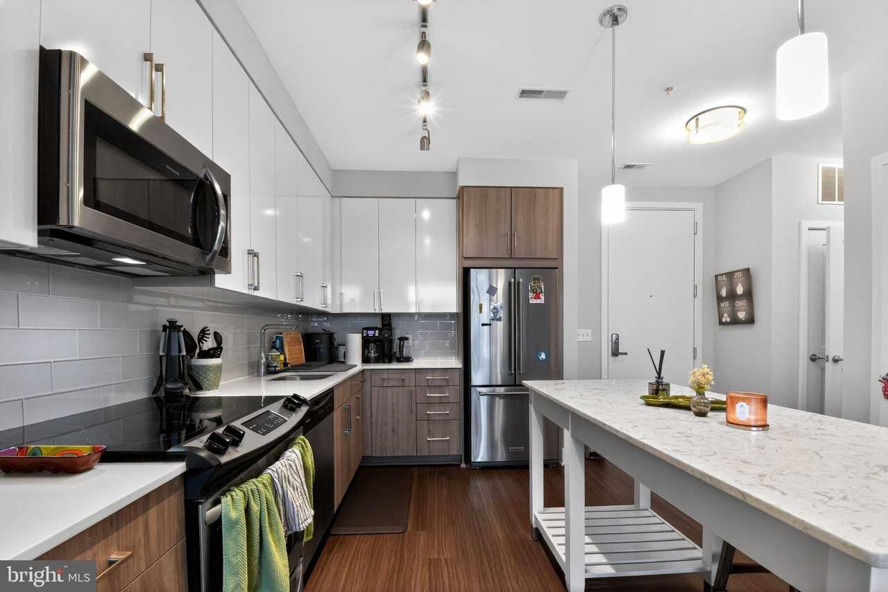 145 Riverhaven Dr #549 - Photo 3 of 41