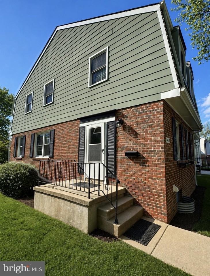 8475 Imperial Dr #5A - Photo 2 of 8
