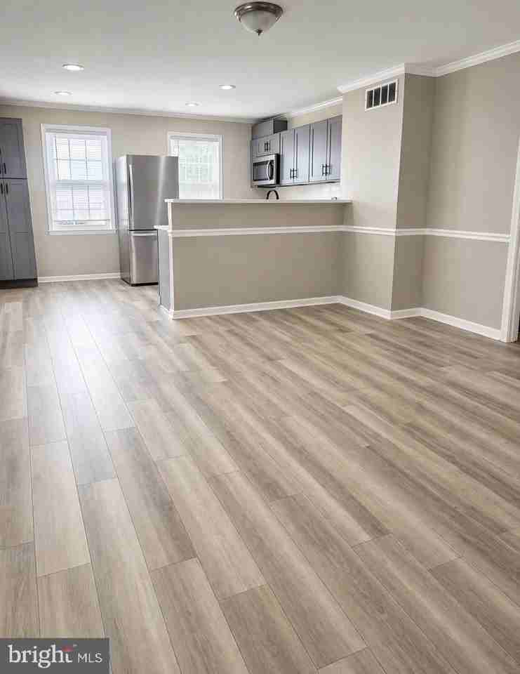 8475 Imperial Dr #5A - Photo 4 of 8