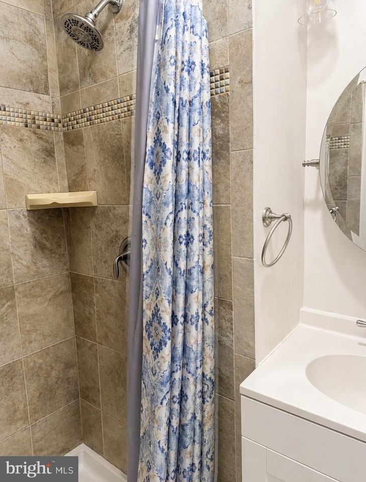 8475 Imperial Dr #5A - Photo 7 of 8