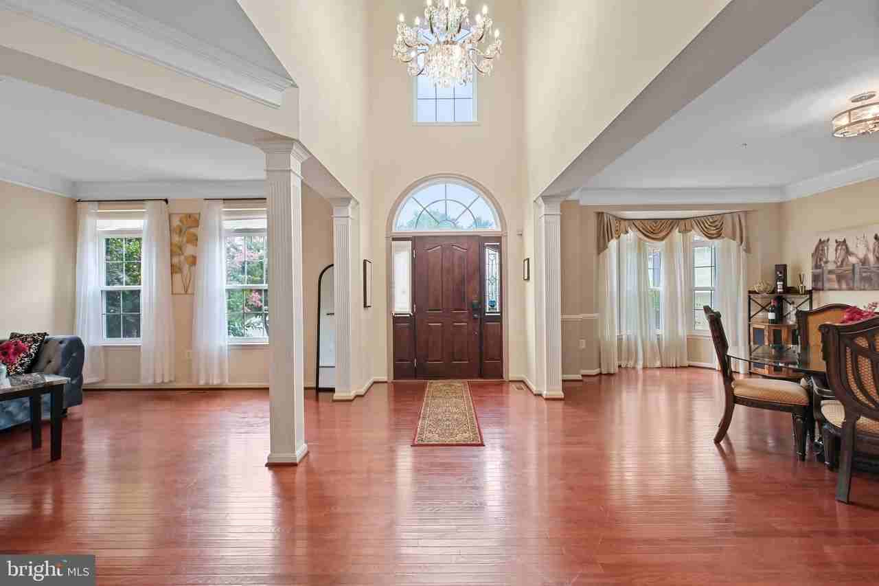 11810 Tregiovo Pl - Photo 3 of 39