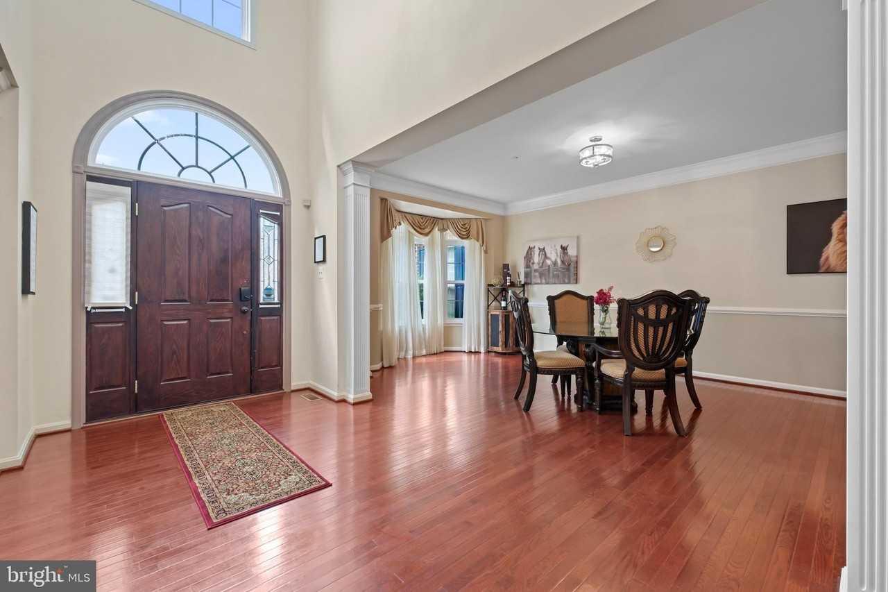 11810 Tregiovo Pl - Photo 5 of 39