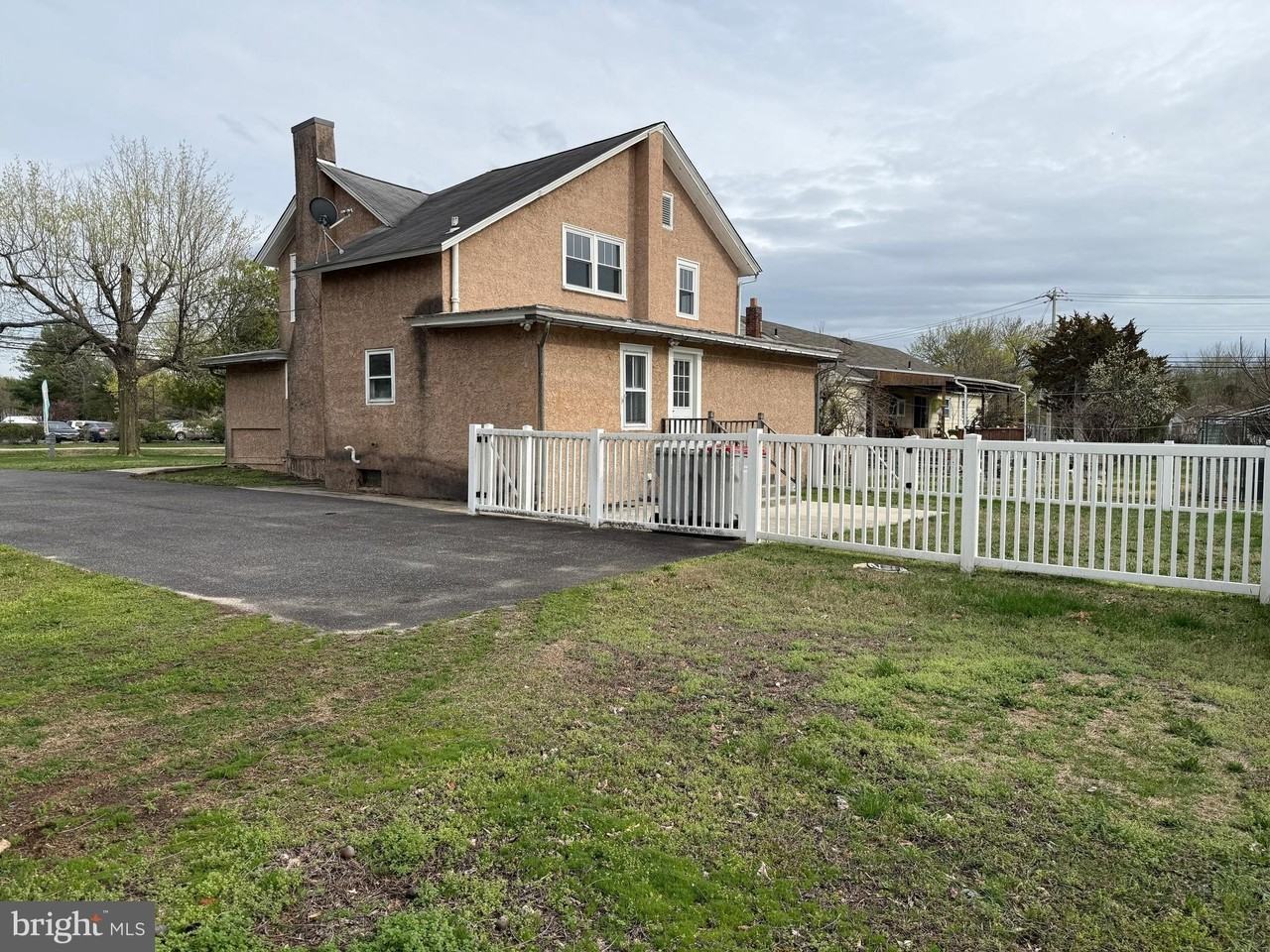 1036 S Spring Rd - Photo 3 of 31