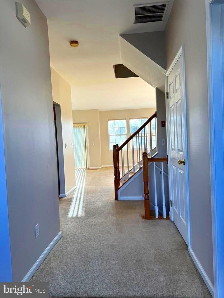 30 Amesbury Ct - Photo 2 of 30