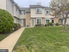 featured image of 14 Chatham Ct