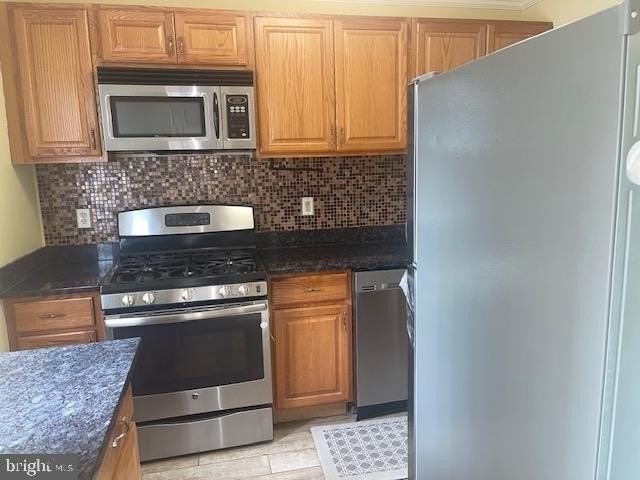 14 Chatham Ct - Photo 3 of 11