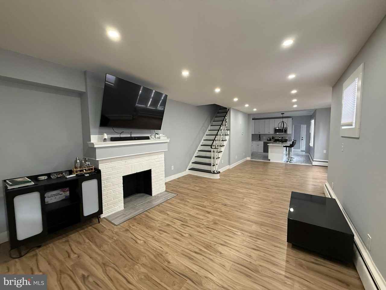 129 Clearfield Ave - Photo 5 of 32
