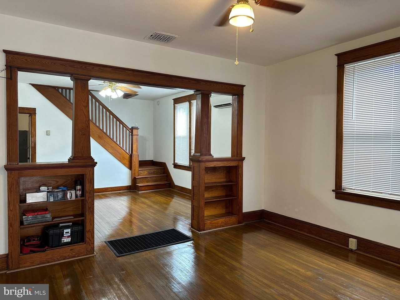 239 N Stratton St - Photo 5 of 29