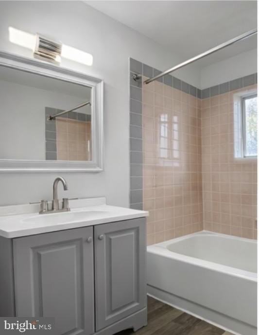 1103 Colonial Ave #3 - Photo 6 of 10