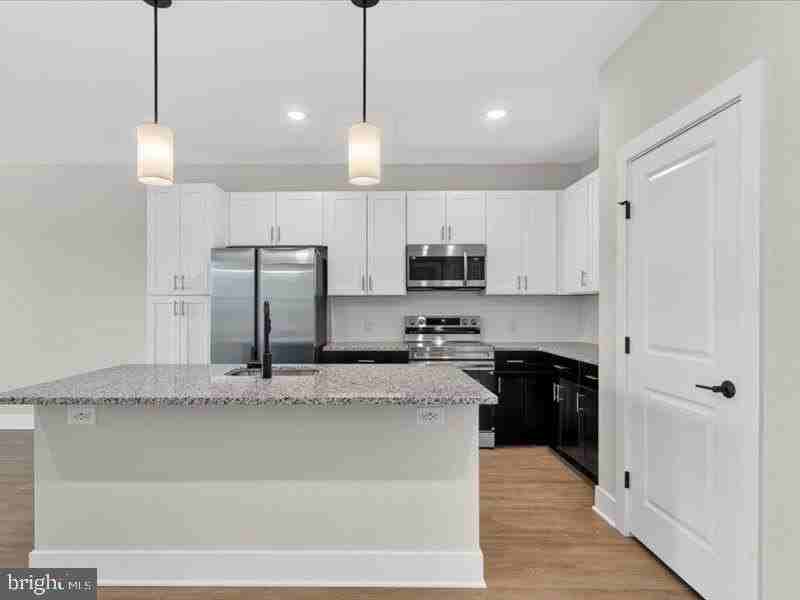 624 Main St #315 - Photo 4 of 16