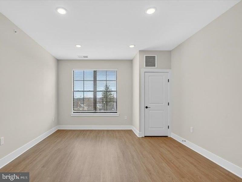 624 Main St #315 - Photo 7 of 16