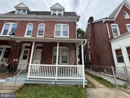 featured image of 130 E 4th St #2