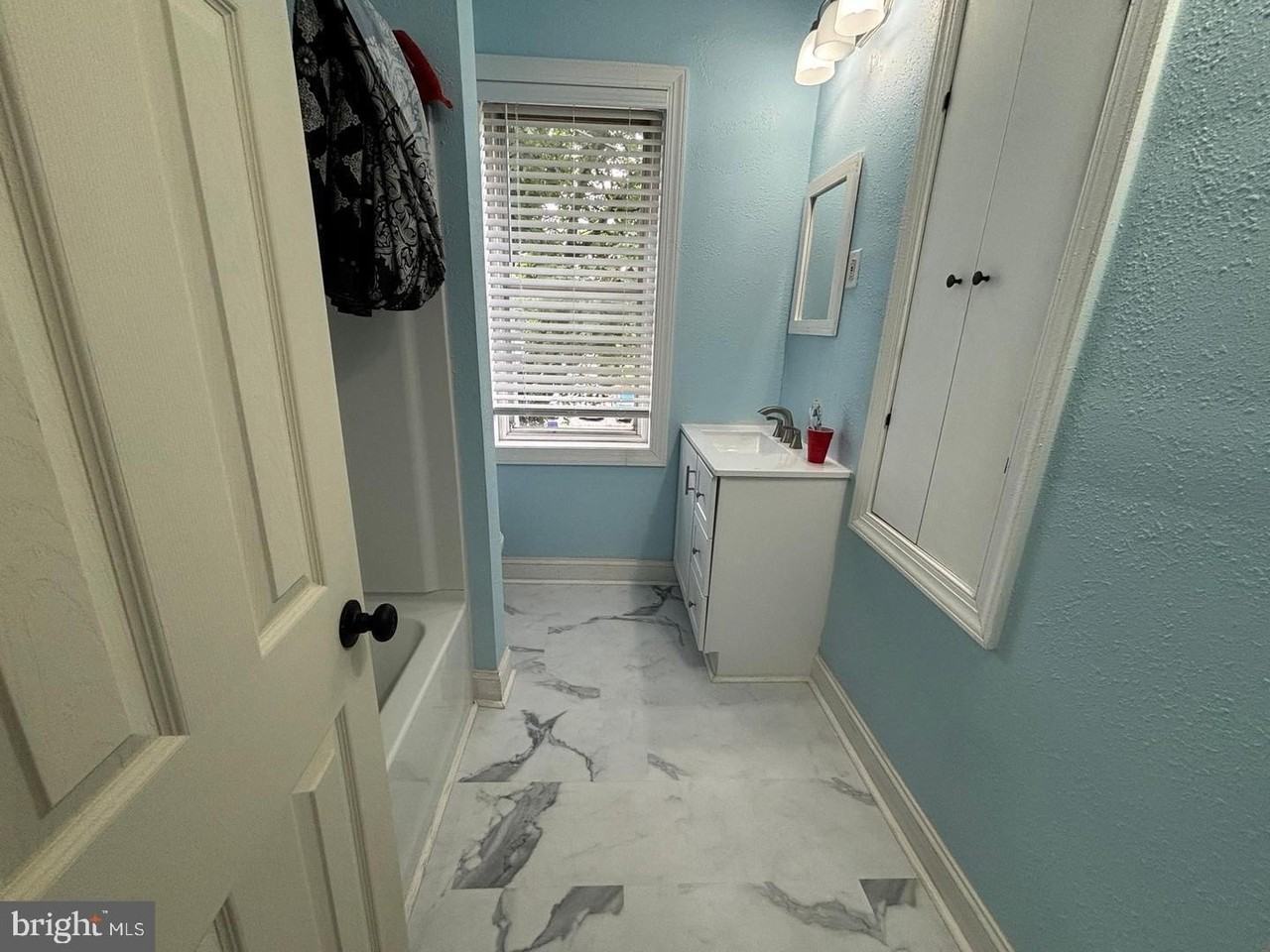 130 E 4th St #2 - Photo 7 of 16